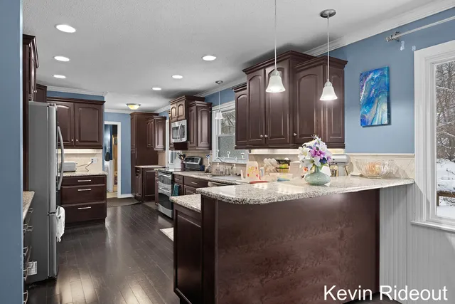 $300,000 | 8348 Joelle Drive, Cadillac, MI 49601