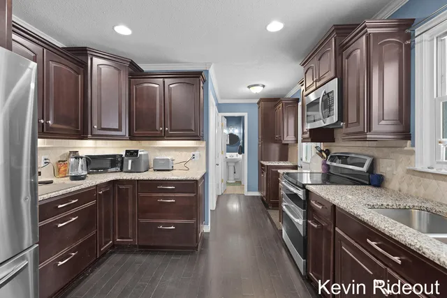 $300,000 | 8348 Joelle Drive, Cadillac, MI 49601