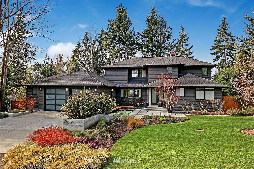 18663 Beverly Road Southwest Normandy Park, WA 98166 - Photo 2 of 25 Gallery Image 2