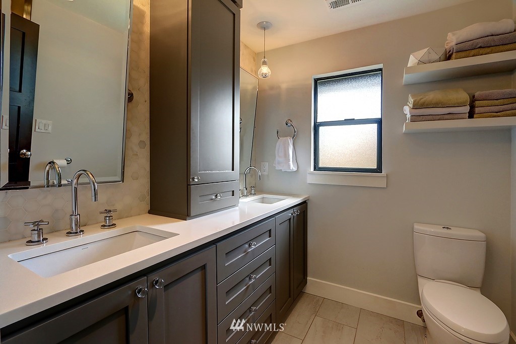 18663 Beverly Road Southwest Normandy Park, WA 98166 - Photo 17 of 25 Gallery Image 17