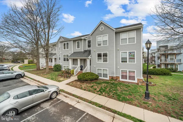 $389,900 | 44106 Natalie Terrace, Unit 301, Ashburn, VA 20147