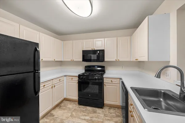 $389,900 | 44106 Natalie Terrace, Unit 301, Ashburn, VA 20147