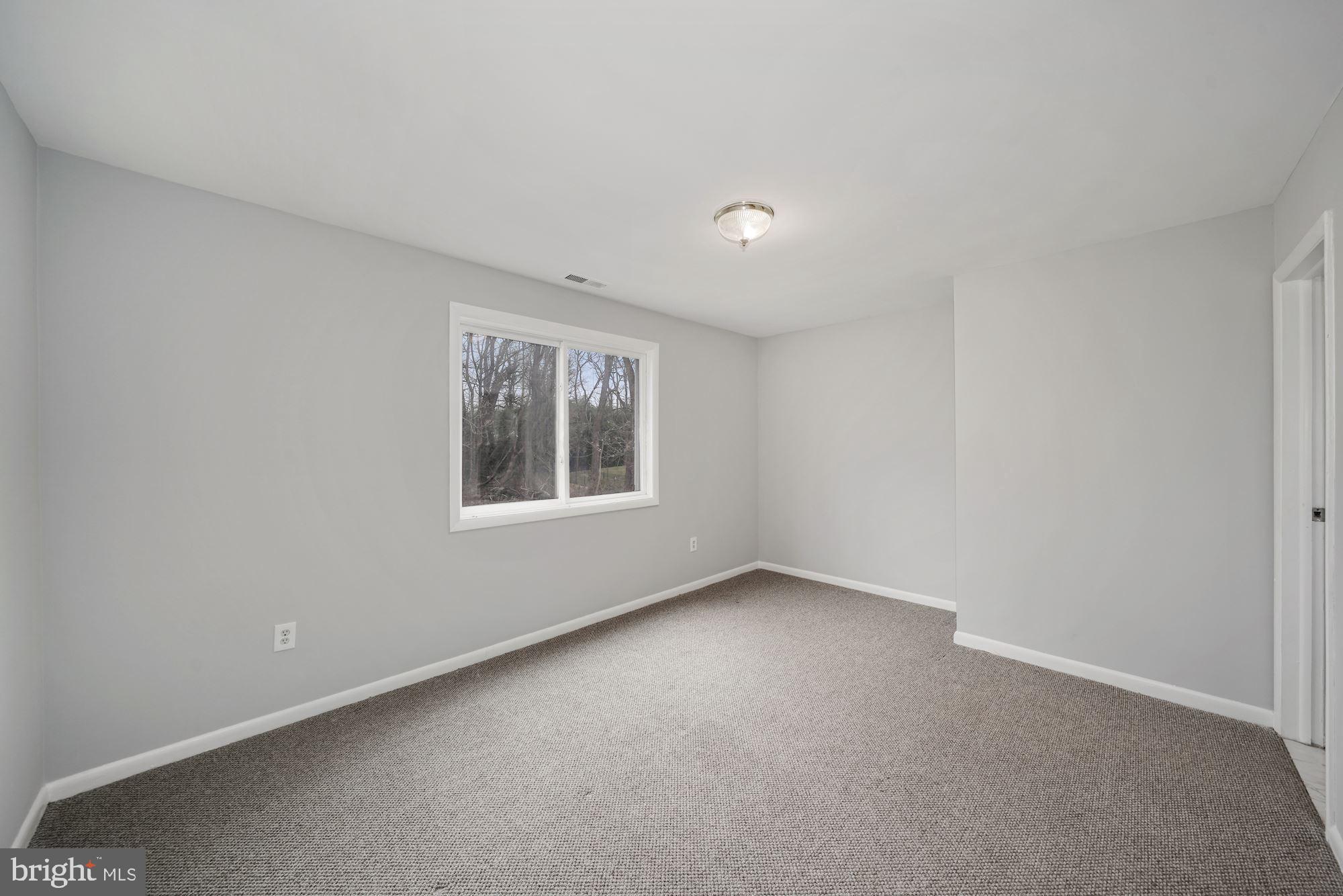 9507 Stewartown Road Gaithersburg, MD 20879 - Photo 16 of 35 Gallery Image 16