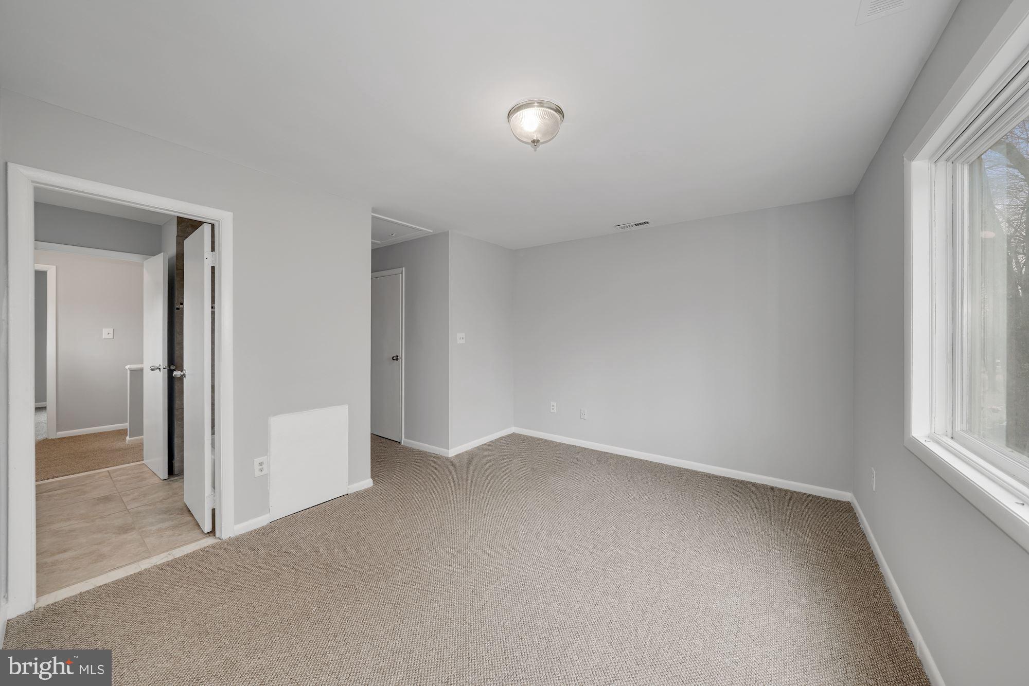 9507 Stewartown Road Gaithersburg, MD 20879 - Photo 17 of 35 Gallery Image 17