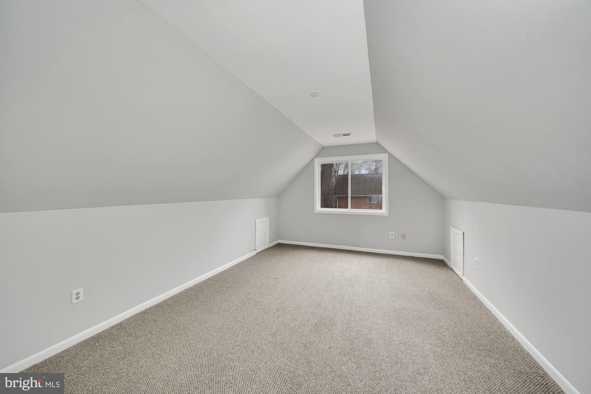 9507 Stewartown Road Gaithersburg, MD 20879 - Photo 20 of 35 Gallery Image 20