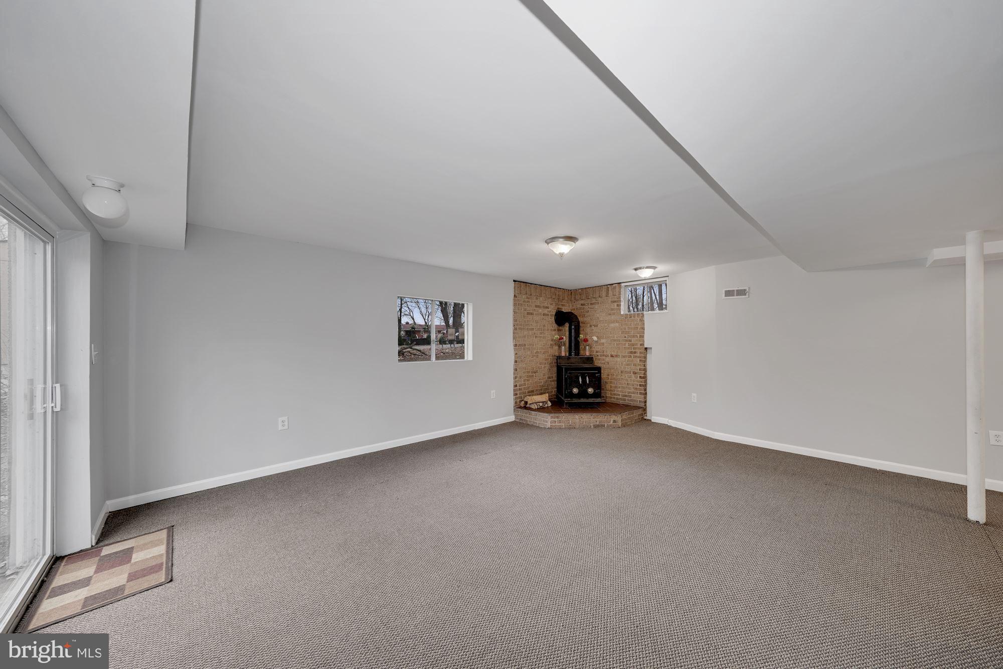 9507 Stewartown Road Gaithersburg, MD 20879 - Photo 22 of 35 Gallery Image 22