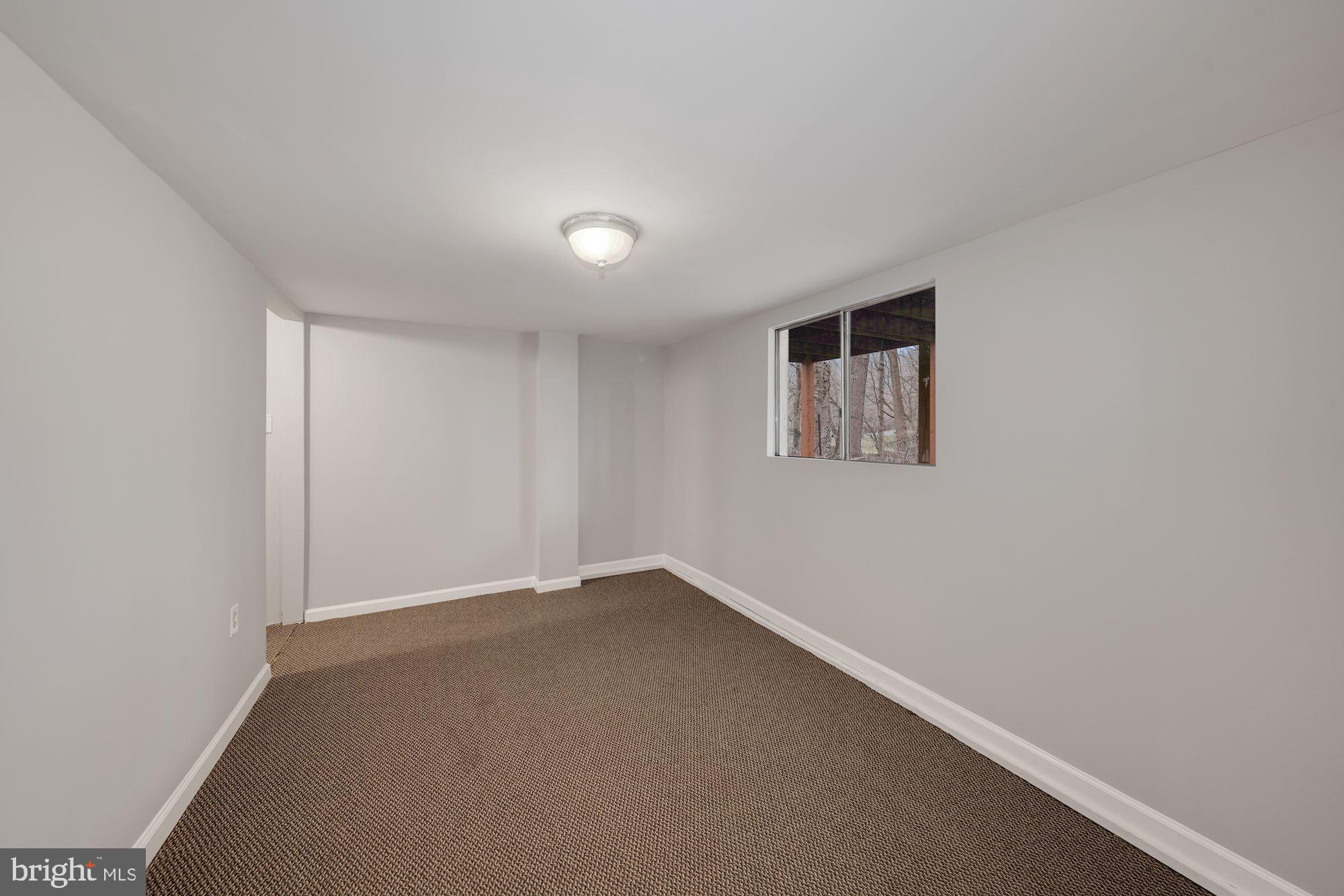 9507 Stewartown Road Gaithersburg, MD 20879 - Photo 25 of 35 Gallery Image 25
