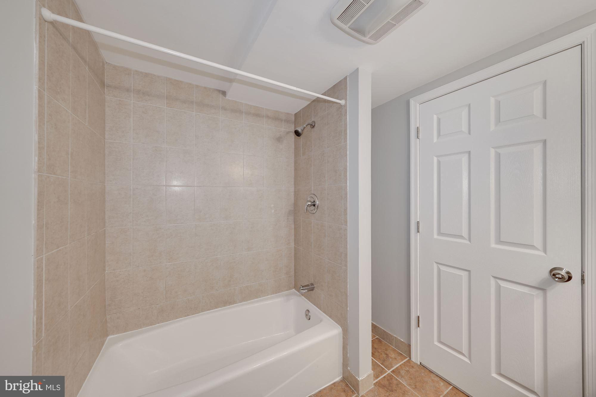 9507 Stewartown Road Gaithersburg, MD 20879 - Photo 27 of 35 Gallery Image 27