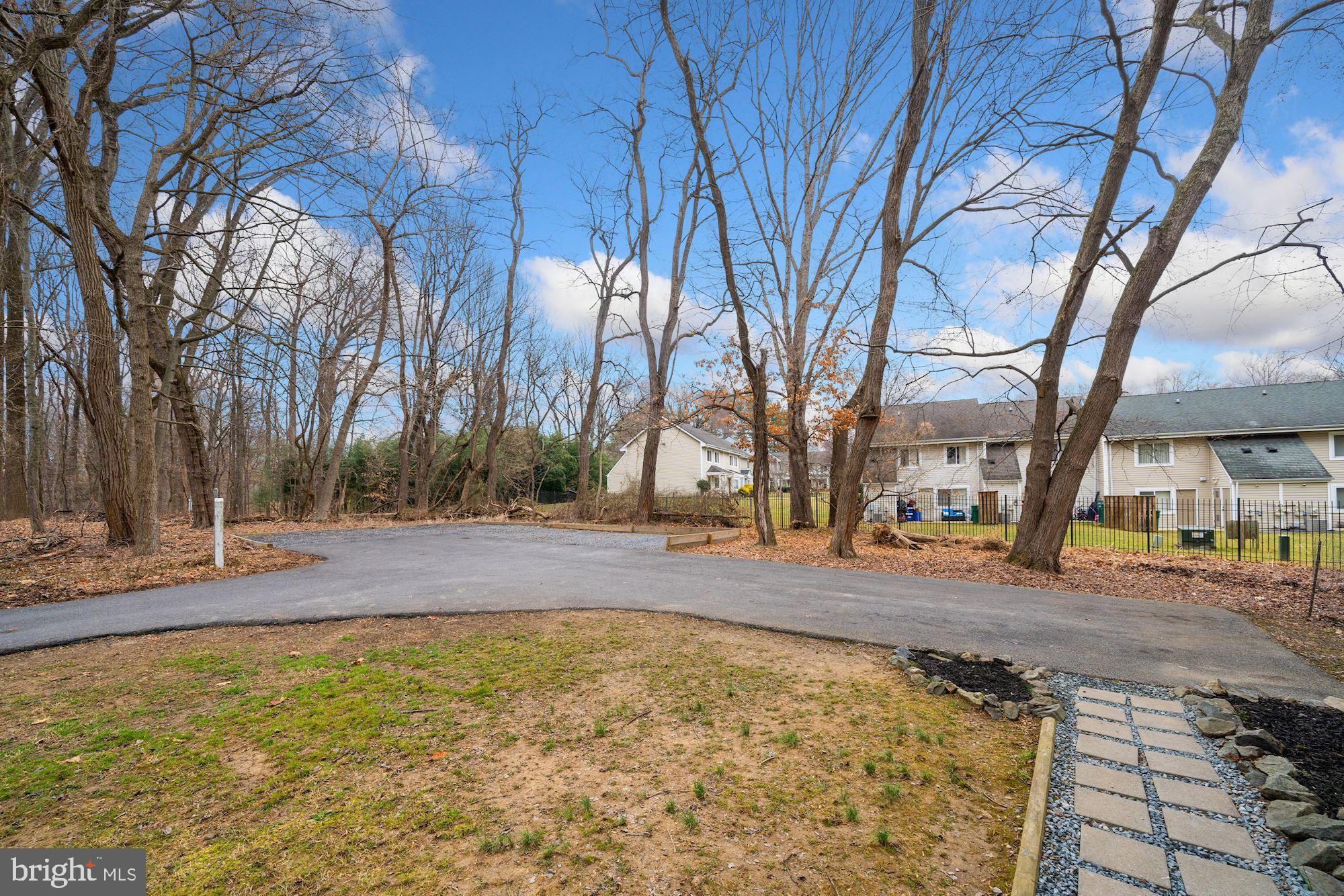 9507 Stewartown Road Gaithersburg, MD 20879 - Photo 4 of 35 Gallery Image 4