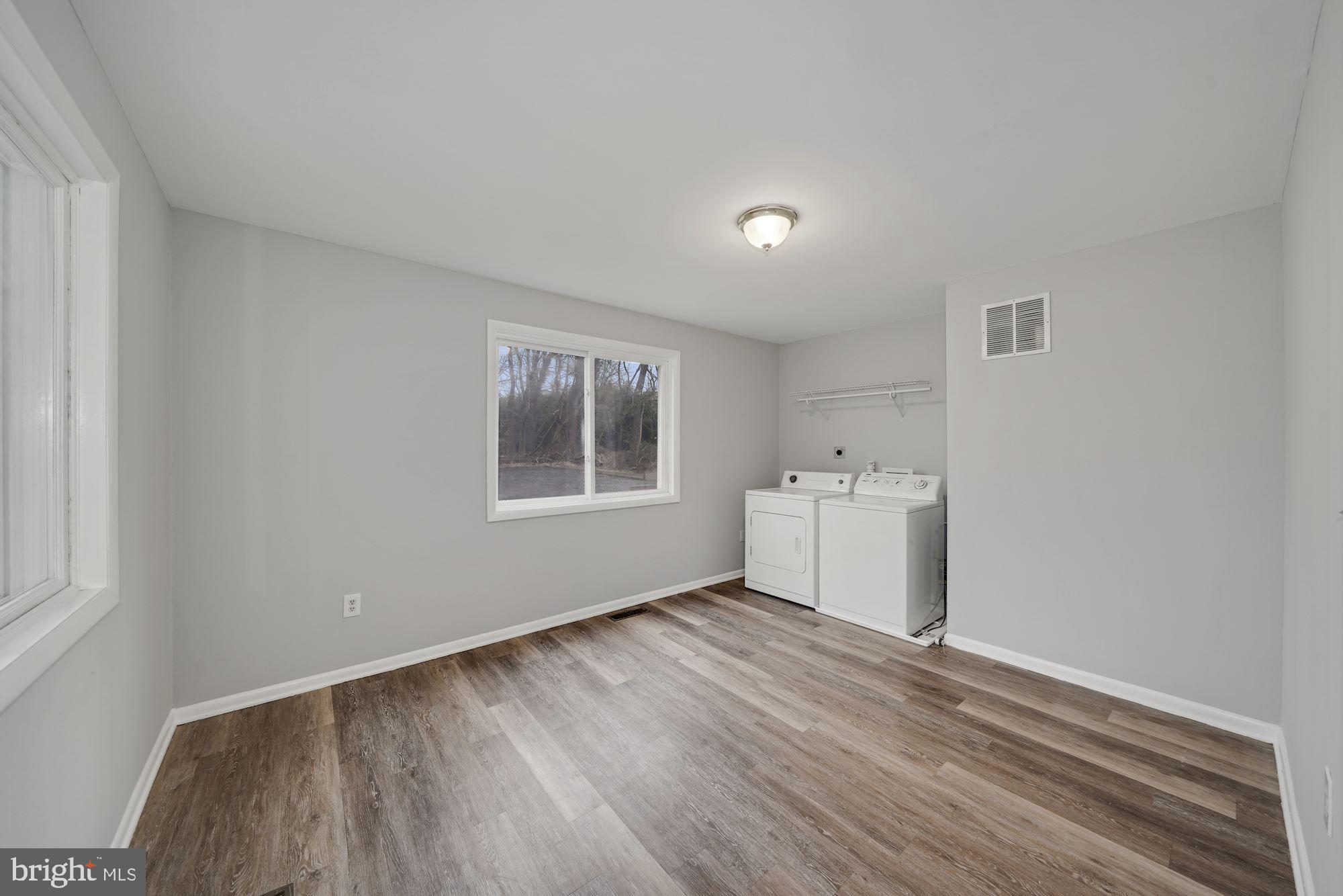 9507 Stewartown Road Gaithersburg, MD 20879 - Photo 8 of 35 Gallery Image 8