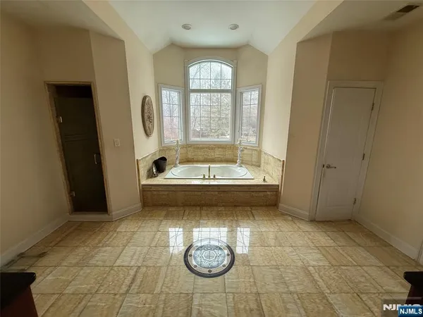$1,375,000 | 6 Trout Brook Court, Chester, NJ 07930