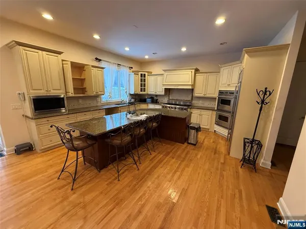 $1,375,000 | 6 Trout Brook Court, Chester, NJ 07930