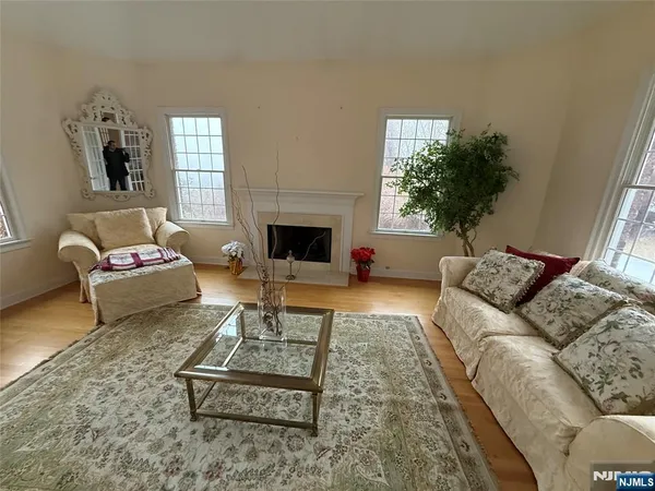 $1,375,000 | 6 Trout Brook Court, Chester, NJ 07930