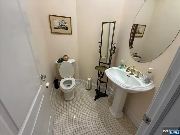 $1,375,000 | 6 Trout Brook Court, Chester, NJ 07930