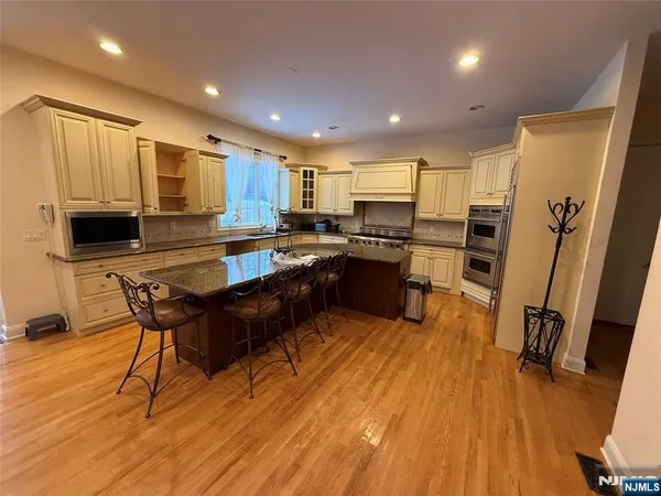 $1,375,000 | 6 Trout Brook Court, Chester, NJ 07930