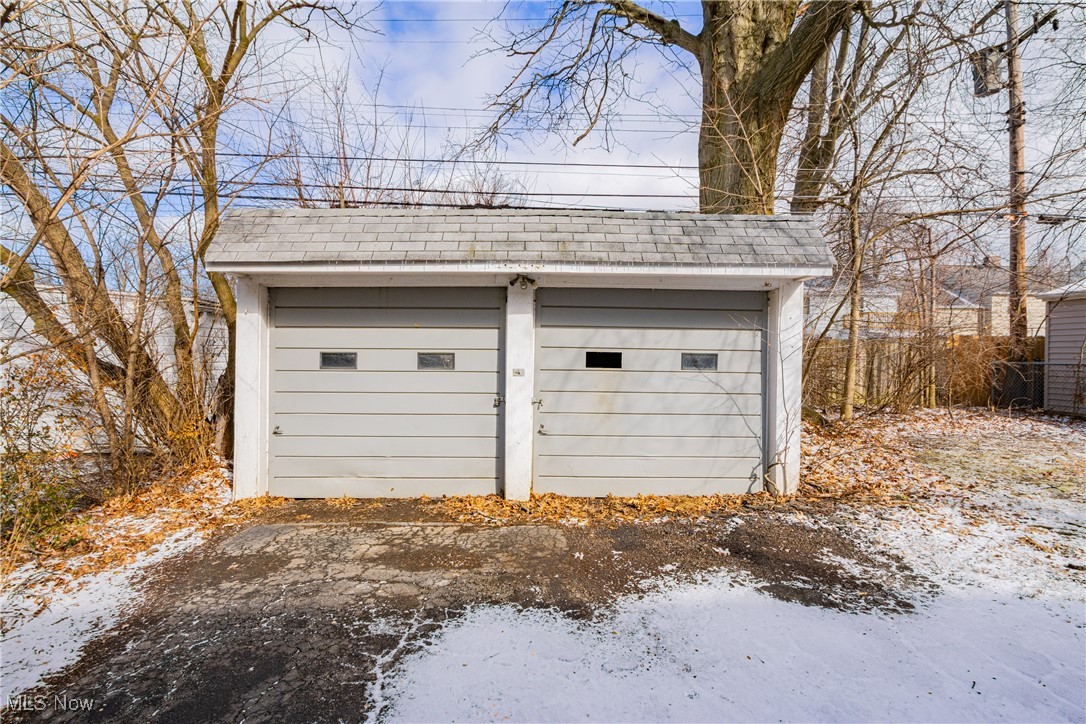 3827 Northampton Road Cleveland Heights, OH 44121 - Photo 4 of 5