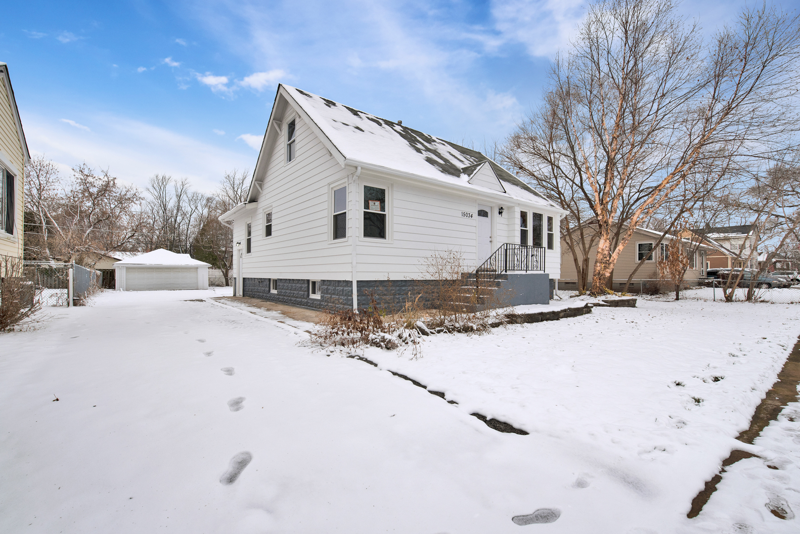 15034 Hamlin Avenue Midlothian, IL 60445 - Photo 2 of 25