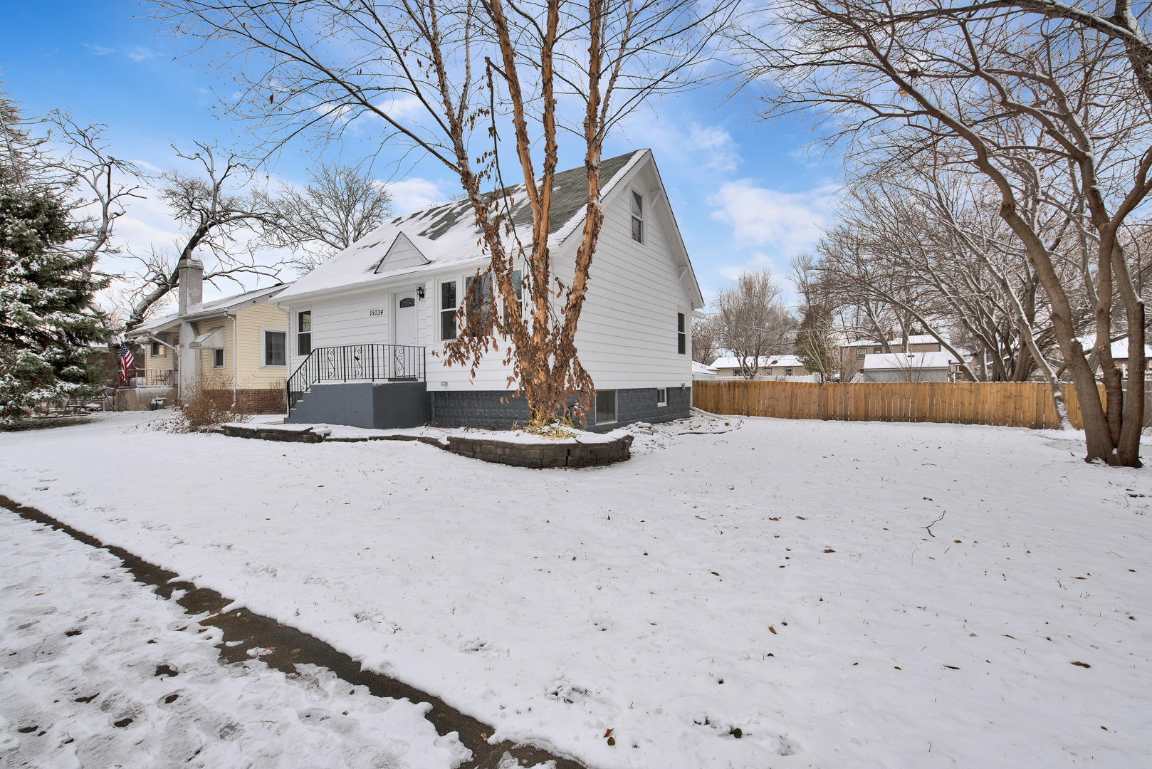 15034 Hamlin Avenue Midlothian, IL 60445 - Photo 3 of 25