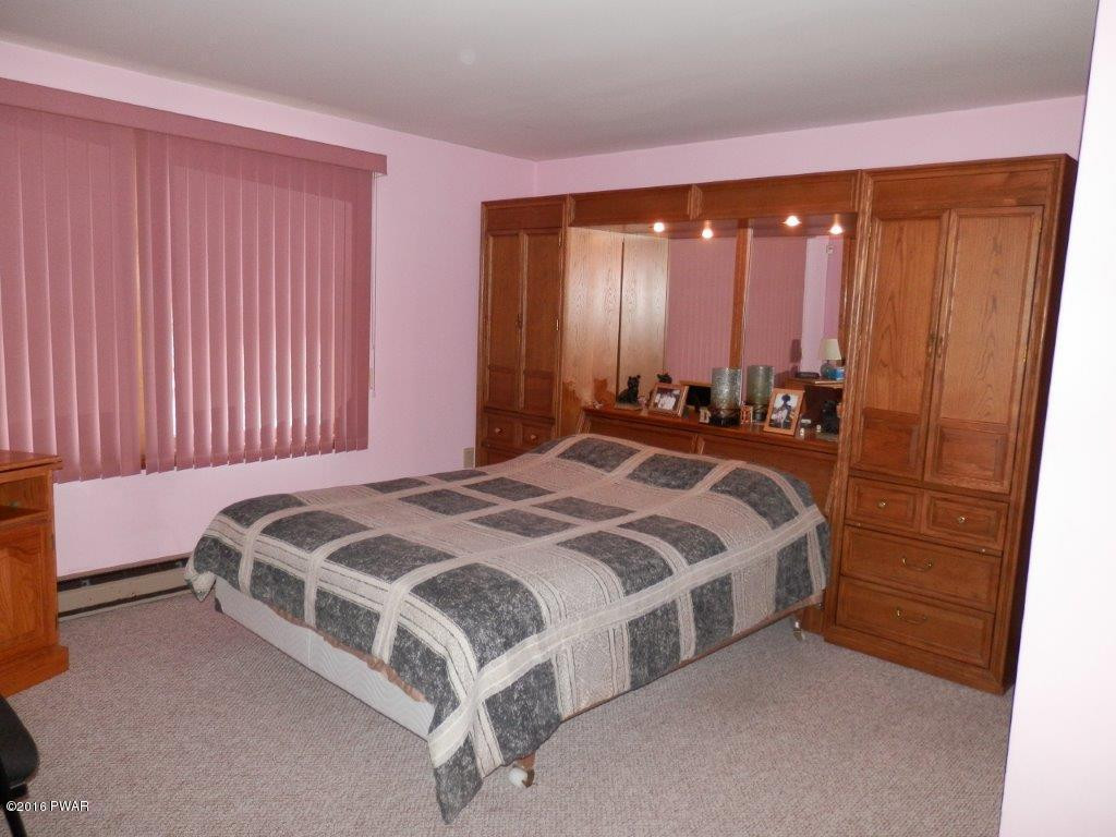 184 Gold Key Road Milford, PA 18337 - Photo 7 of 12 master