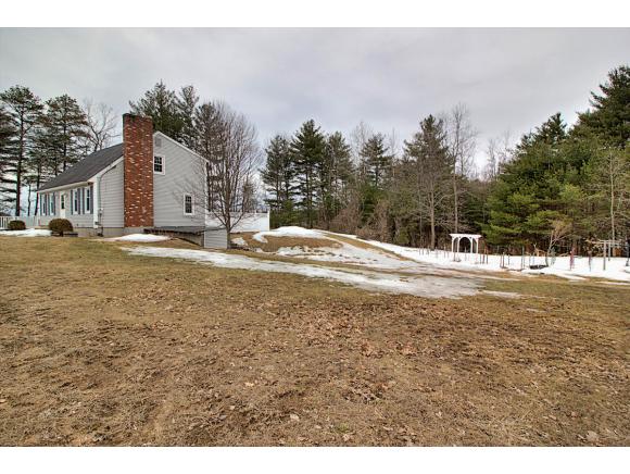 932 Dunbarton Road Manchester, NH 03102 - Photo 6 of 25