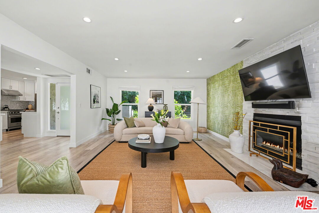 4866 Rosa Road Woodland Hills, CA 91364 - Photo 11 of 49