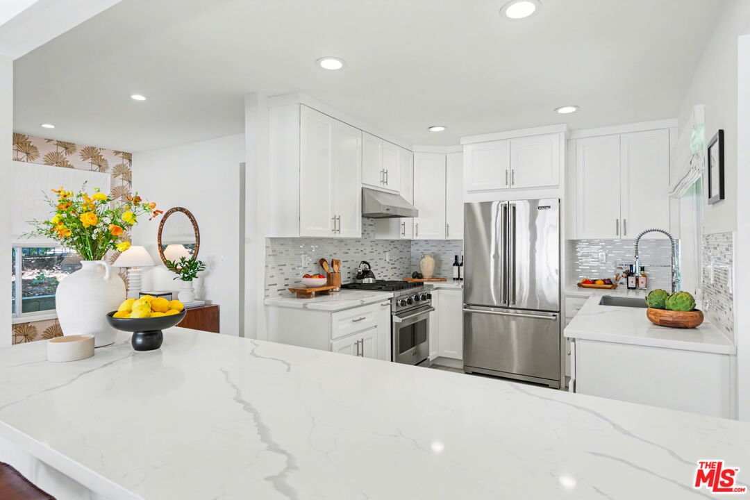 4866 Rosa Road Woodland Hills, CA 91364 - Photo 14 of 49