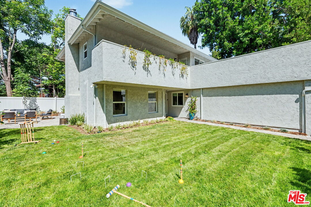 4866 Rosa Road Woodland Hills, CA 91364 - Photo 4 of 49