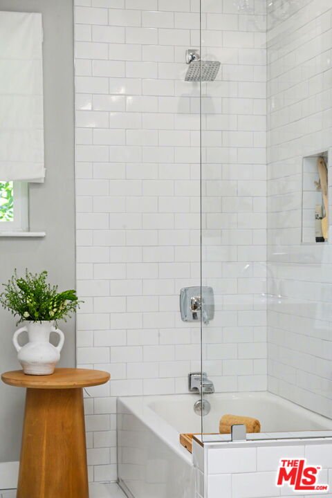 4866 Rosa Road Woodland Hills, CA 91364 - Photo 44 of 49