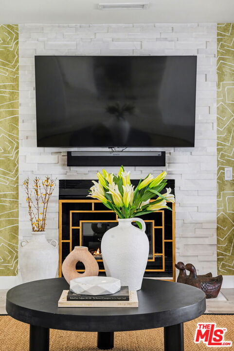 4866 Rosa Road Woodland Hills, CA 91364 - Photo 10 of 49