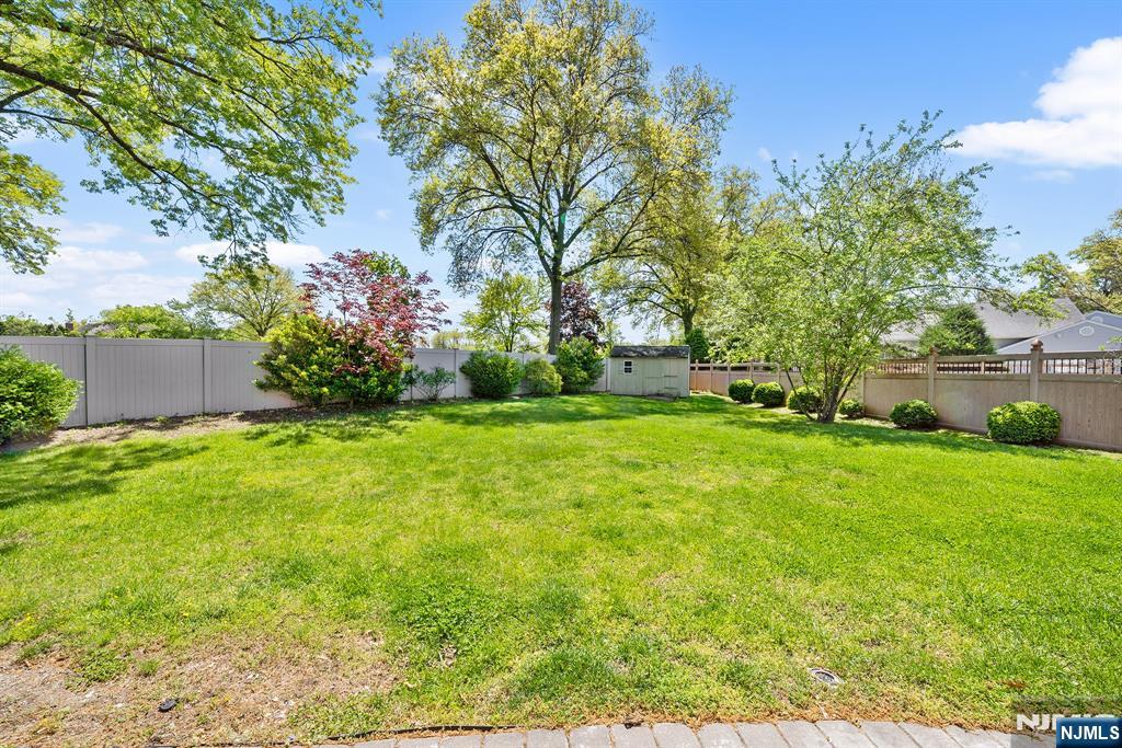 124 Crain Road Paramus, NJ 07652 - Photo 44 of 48