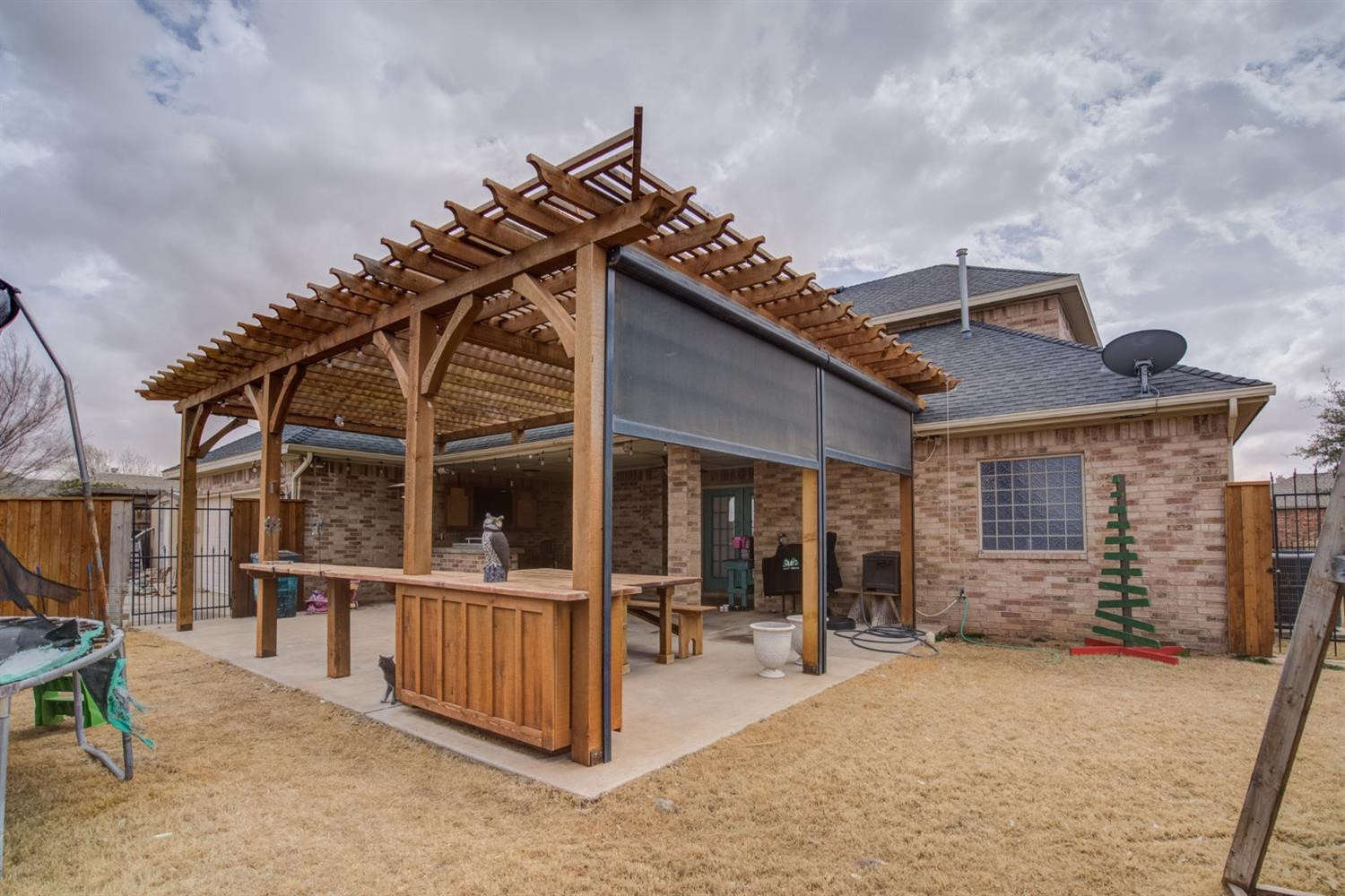 5904 110th Street Lubbock, TX 79424 - Photo 50 of 50 front view of a house with a balcony