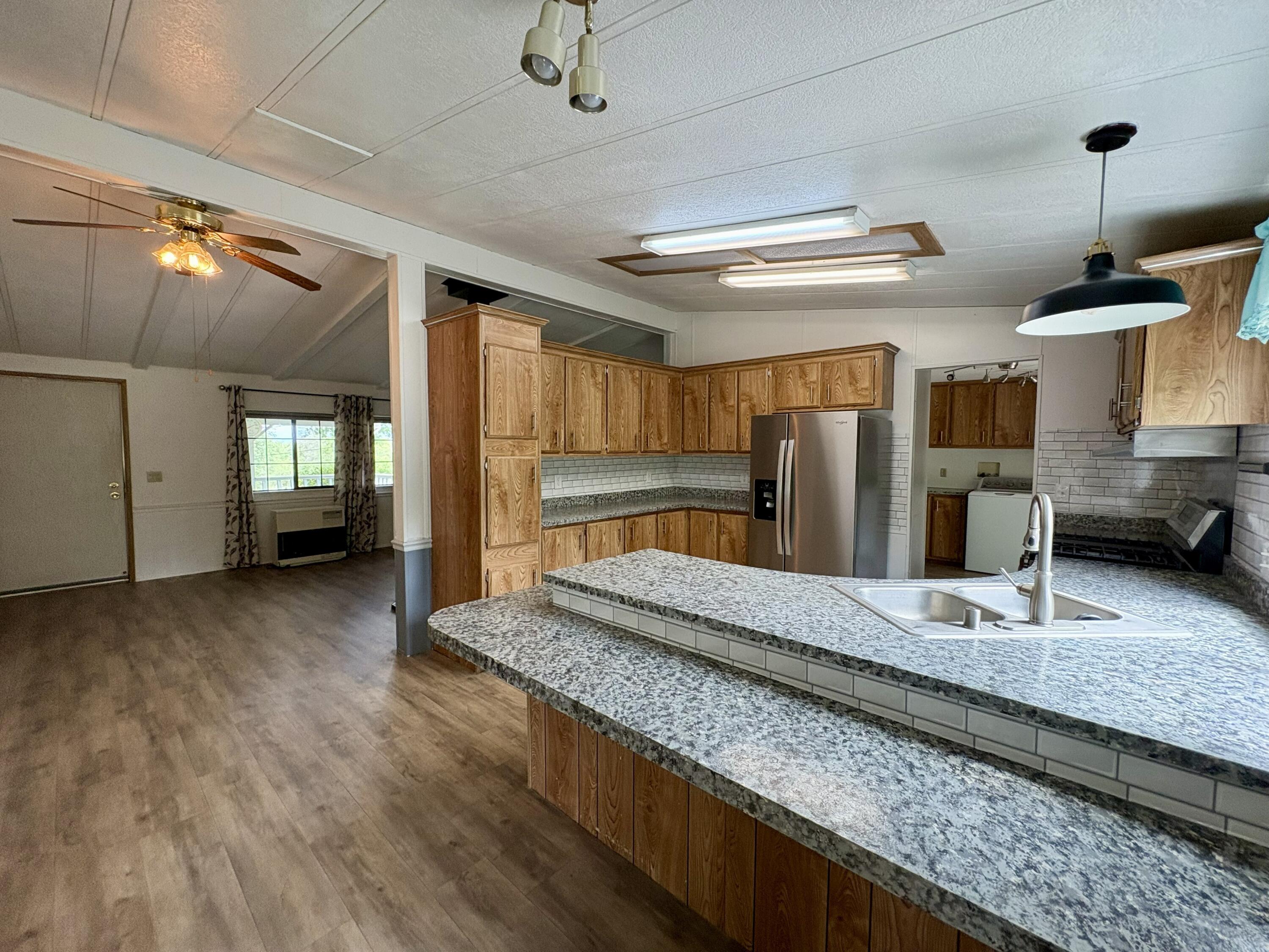 18659 Thomas Road Anderson, CA 96007 - Photo 12 of 45 IMG_E1357