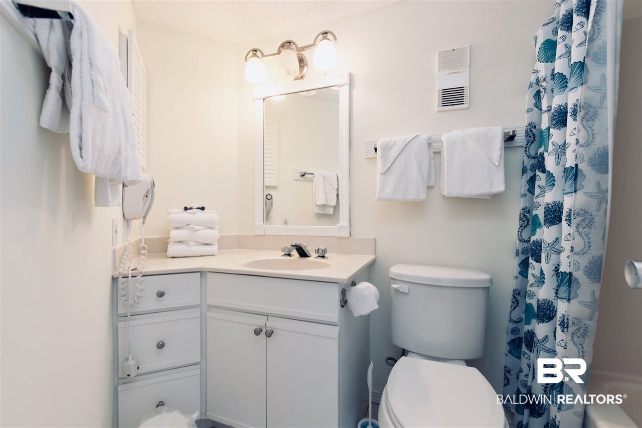 497 Plantation Road, Unit 1244 Gulf Shores, AL 36542 - Photo 30 of 50 Master Bath