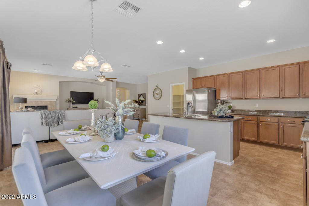 3160 East Blue Ridge Way Gilbert, AZ 85298 - Photo 15 of 43 015BlueRidgeWay001