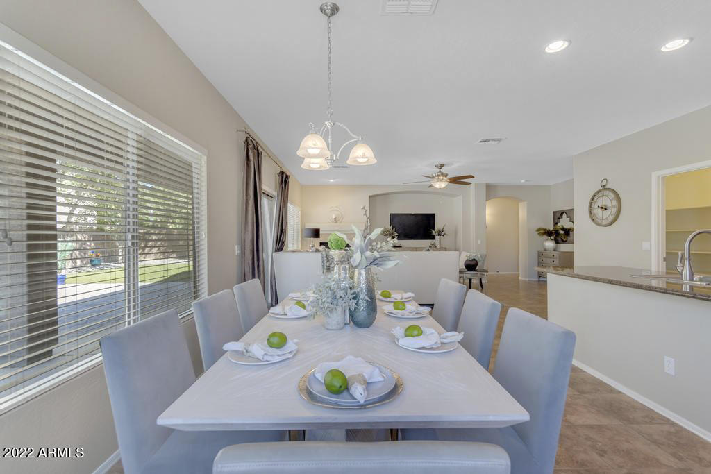 3160 East Blue Ridge Way Gilbert, AZ 85298 - Photo 16 of 43 016BlueRidgeWay001