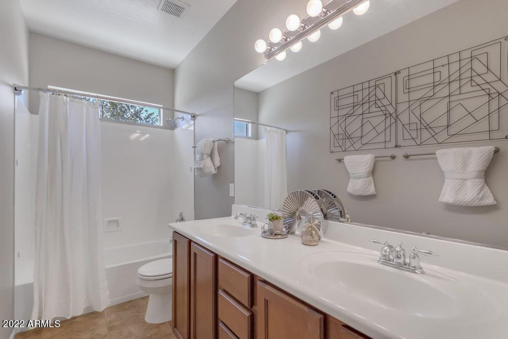 3160 East Blue Ridge Way Gilbert, AZ 85298 - Photo 27 of 43 027BlueRidgeWay001