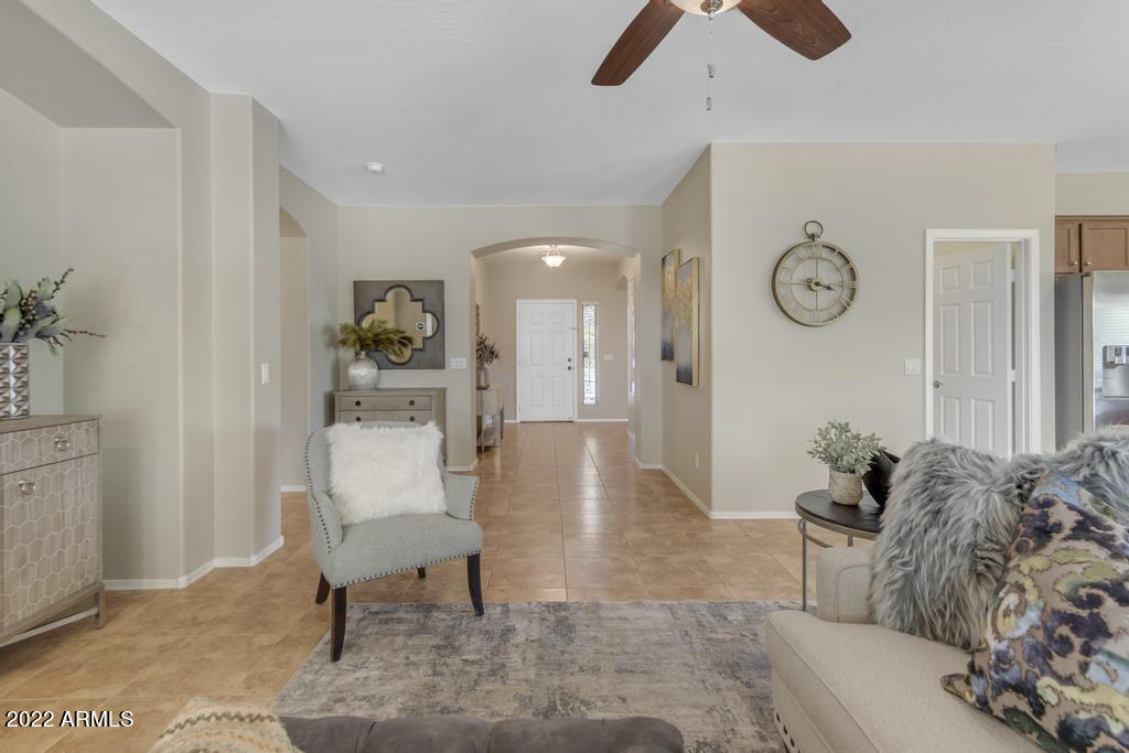 3160 East Blue Ridge Way Gilbert, AZ 85298 - Photo 6 of 43 006BlueRidgeWay001