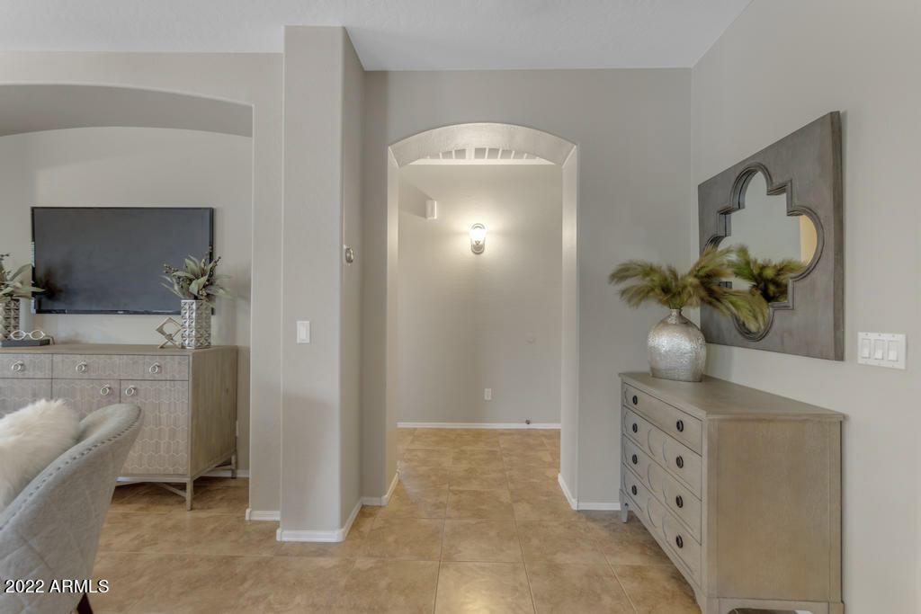 3160 East Blue Ridge Way Gilbert, AZ 85298 - Photo 8 of 43 008BlueRidgeWay001
