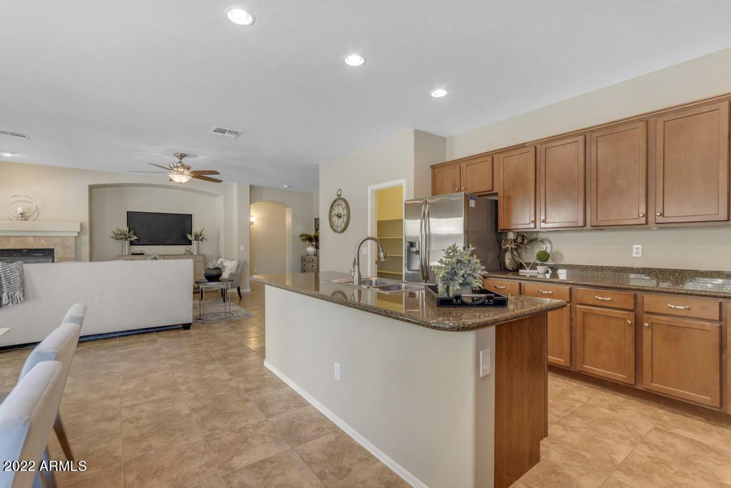3160 East Blue Ridge Way Gilbert, AZ 85298 - Photo 10 of 43 010BlueRidgeWay001