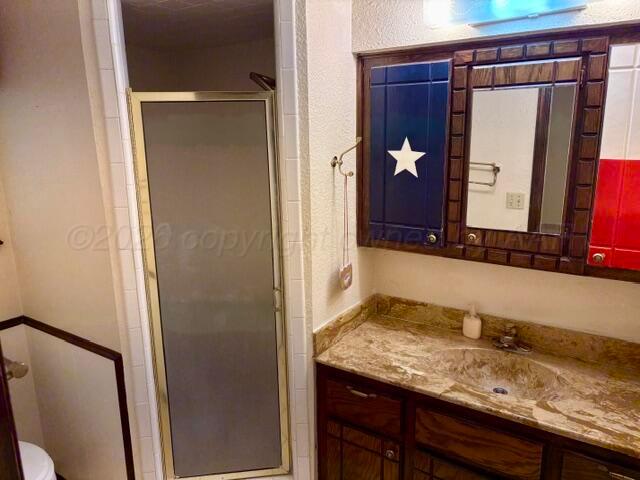 2713 James Louis Drive Amarillo, TX 79110 - Photo 15 of 28 Primary Bathroom