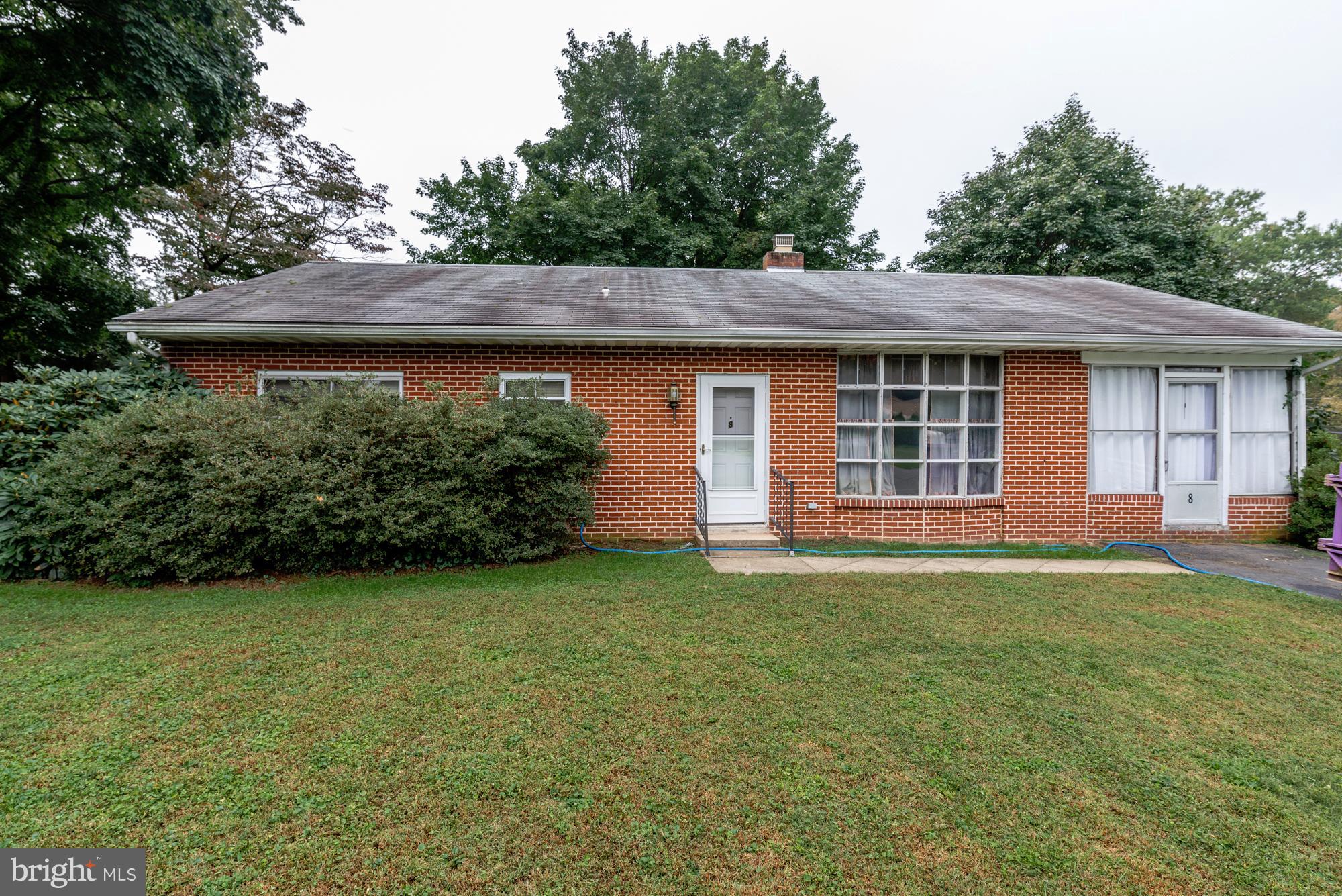 8 Gable Park Road Lancaster, PA 17603 - Photo 1 of 24 Front