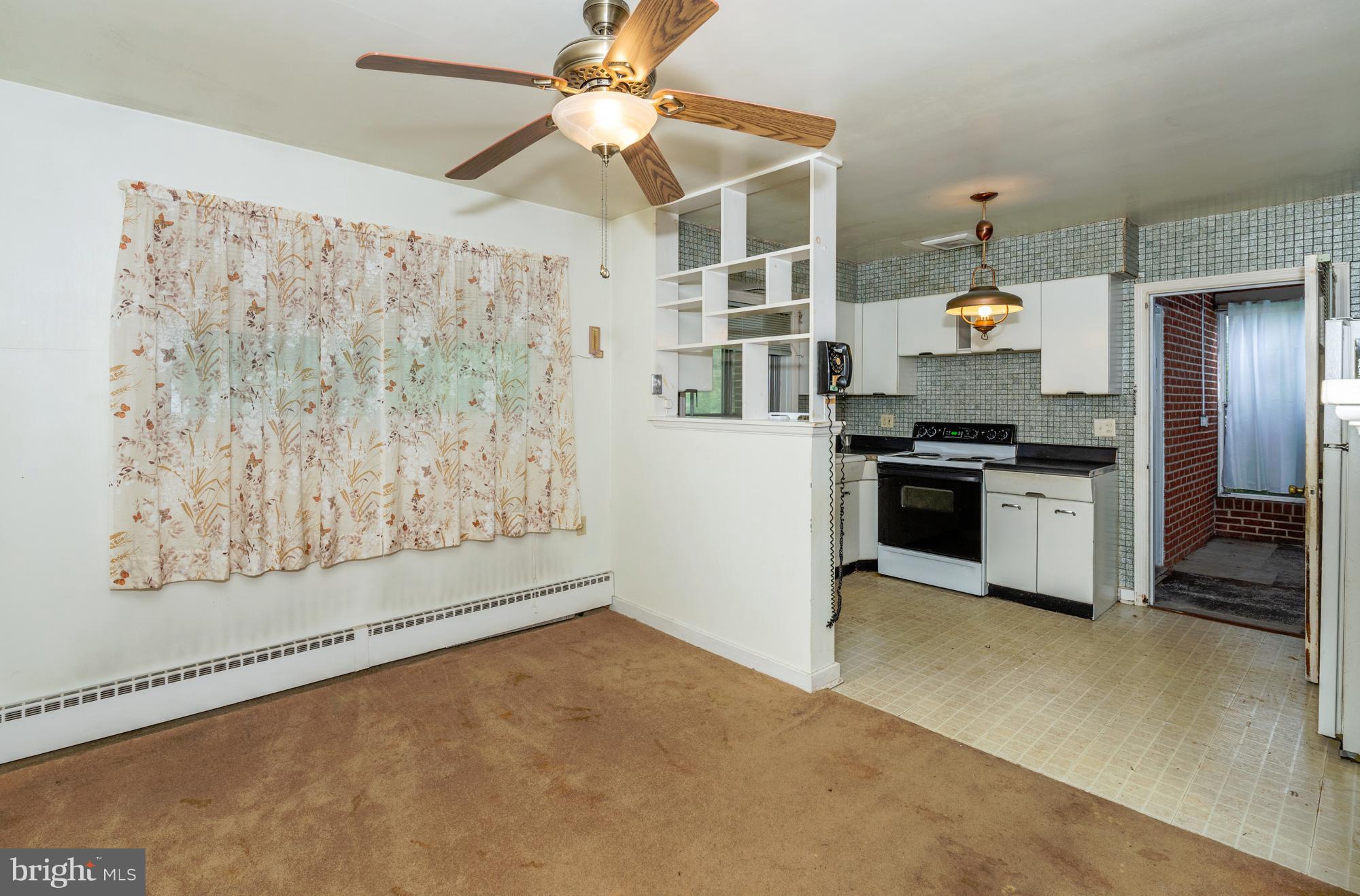 8 Gable Park Road Lancaster, PA 17603 - Photo 5 of 24 Dining