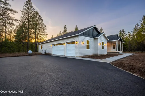 $1,250,000 | 150 Atlanta Way, Spirit Lake, ID 83869
