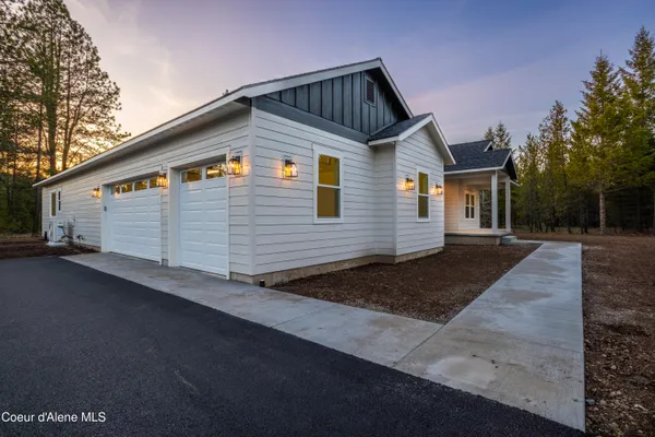 $1,250,000 | 150 Atlanta Way, Spirit Lake, ID 83869