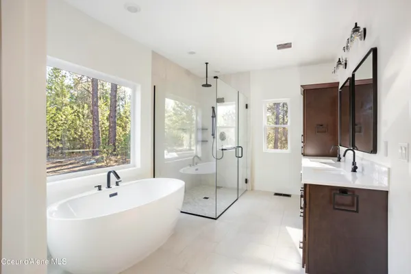 $1,250,000 | 150 Atlanta Way, Spirit Lake, ID 83869