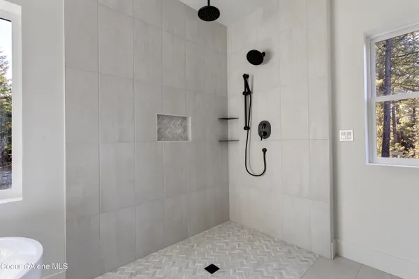 $1,250,000 | 150 Atlanta Way, Spirit Lake, ID 83869