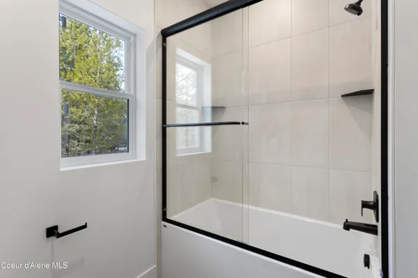 $1,250,000 | 150 Atlanta Way, Spirit Lake, ID 83869