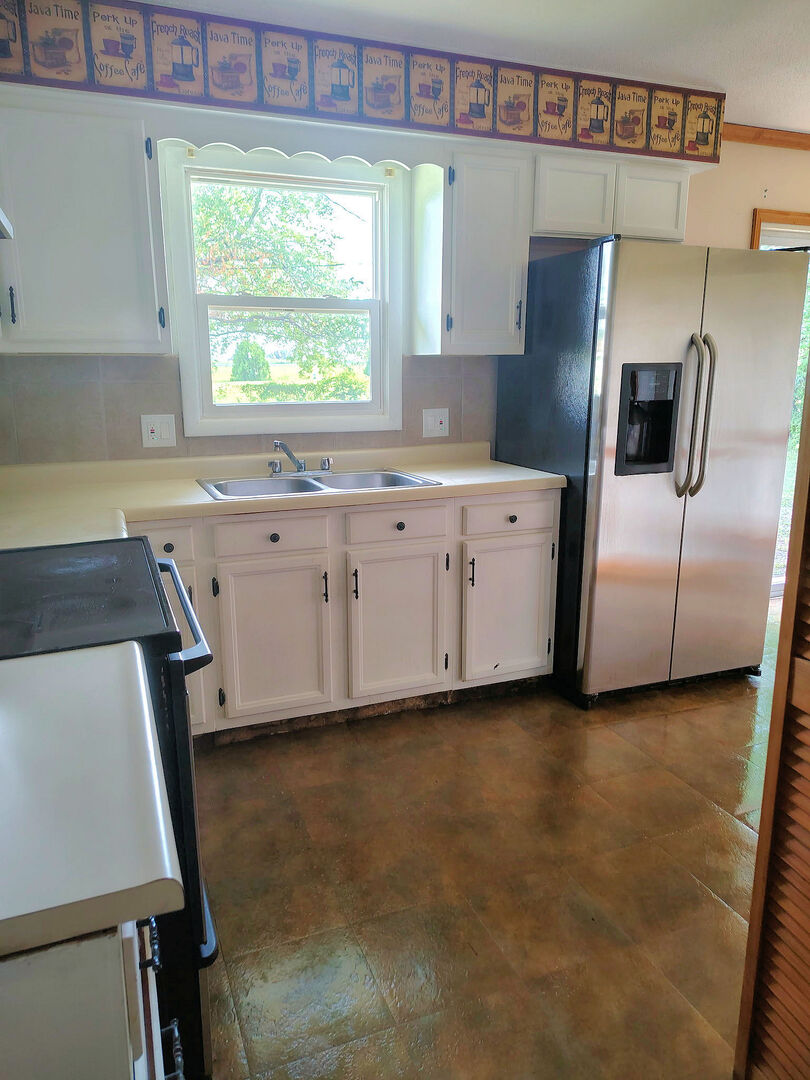 1036 Avenue East Rochelle, IL 61068 - Photo 3 of 12