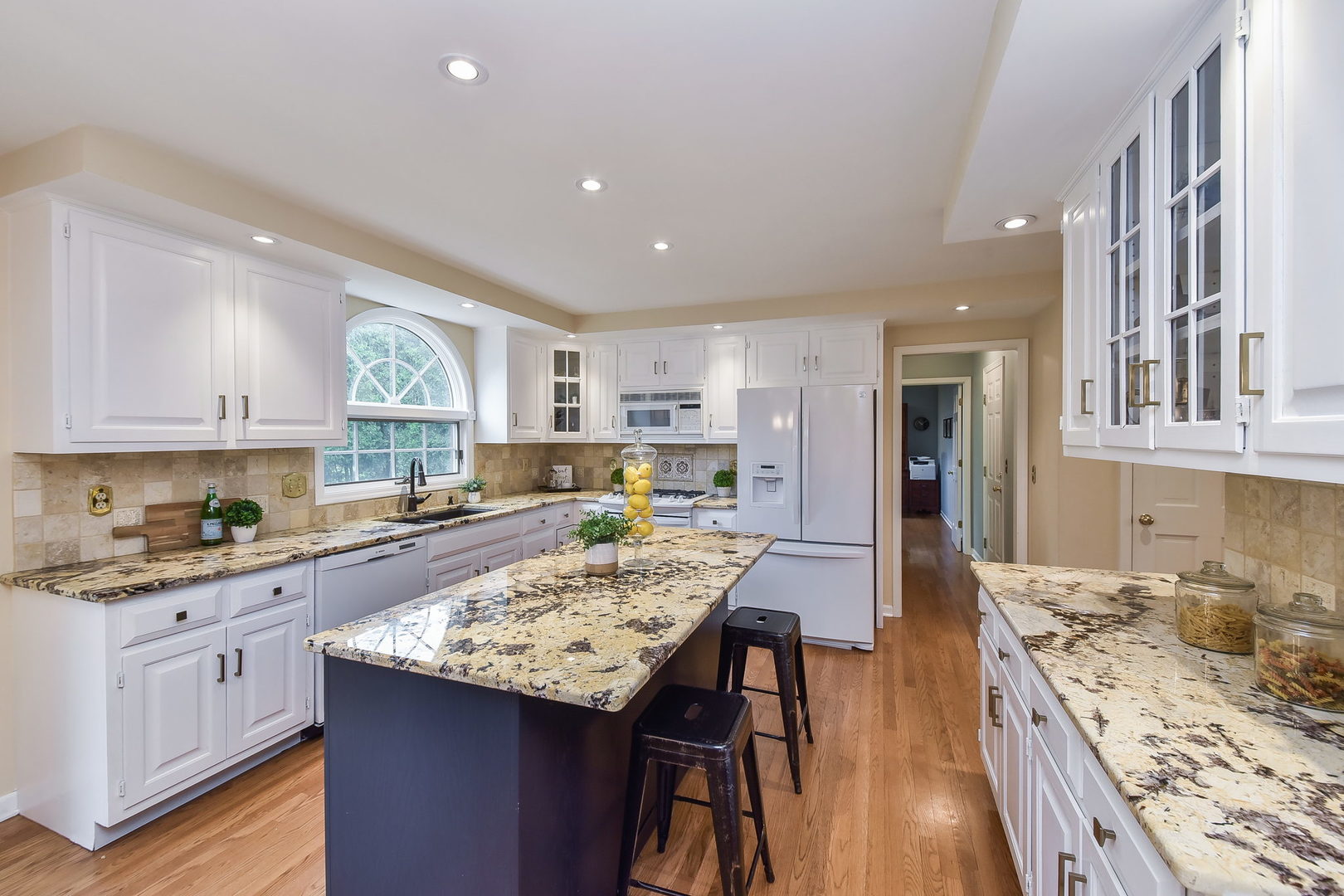 1314 Fagan Road Batavia, IL 60510 - Photo 4 of 25