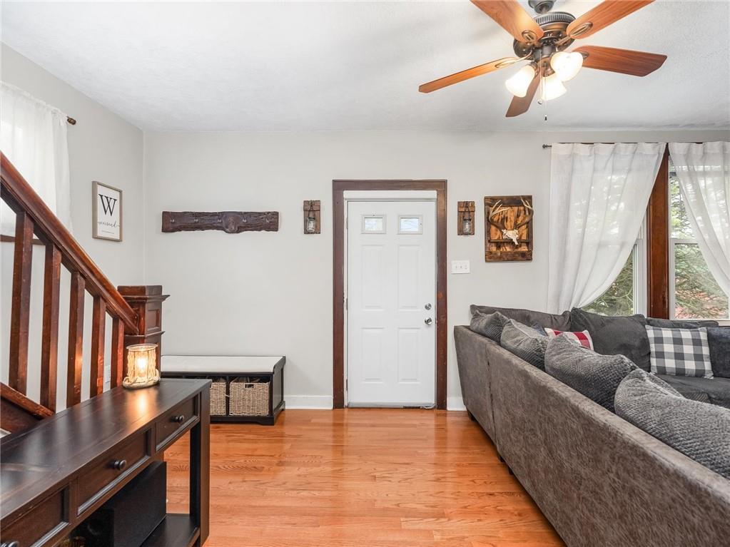 258 Wayne Street Baden, PA 15005 - Photo 4 of 27